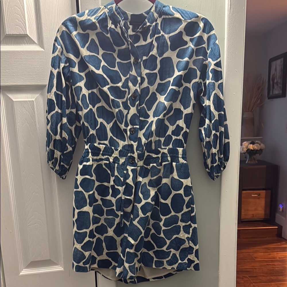 Ann Taylor Navy and White Cow Patterned Romper size 0 Small